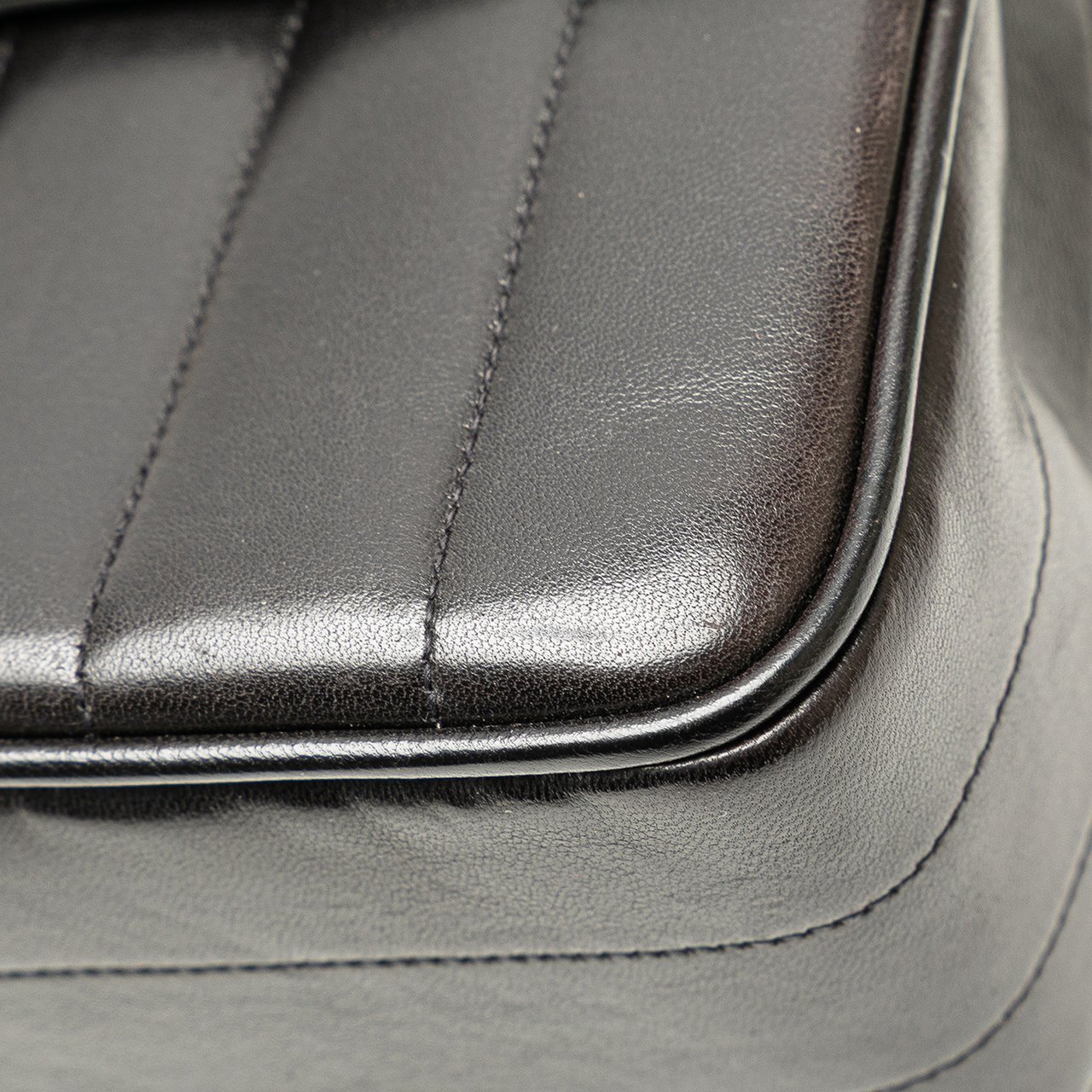 Chanel Lambskin Mademoiselle Kelly Top Handle Bag Zwart