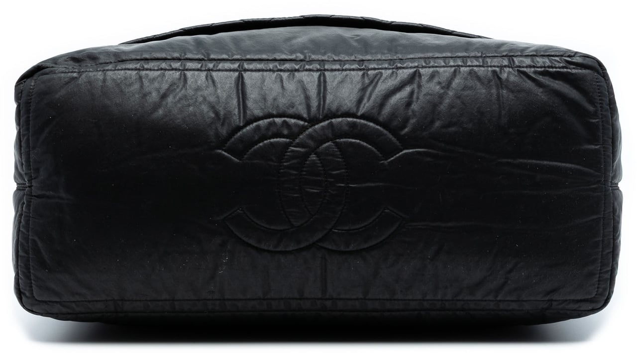 Chanel XL Quilted Coated Canvas Horizontal Sport Weekender Zwart