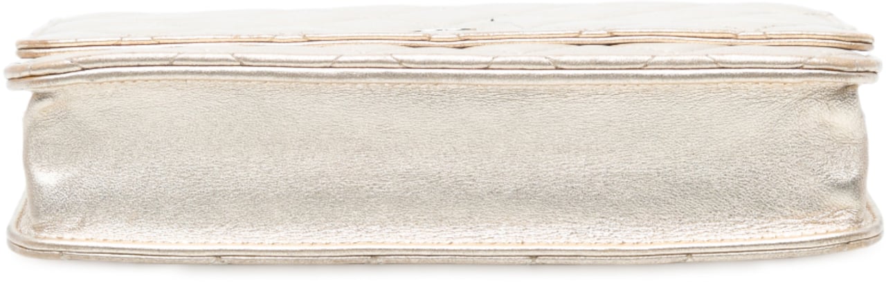 Chanel CC Quilted Metallic Lambskin Wallet on Chain Goud