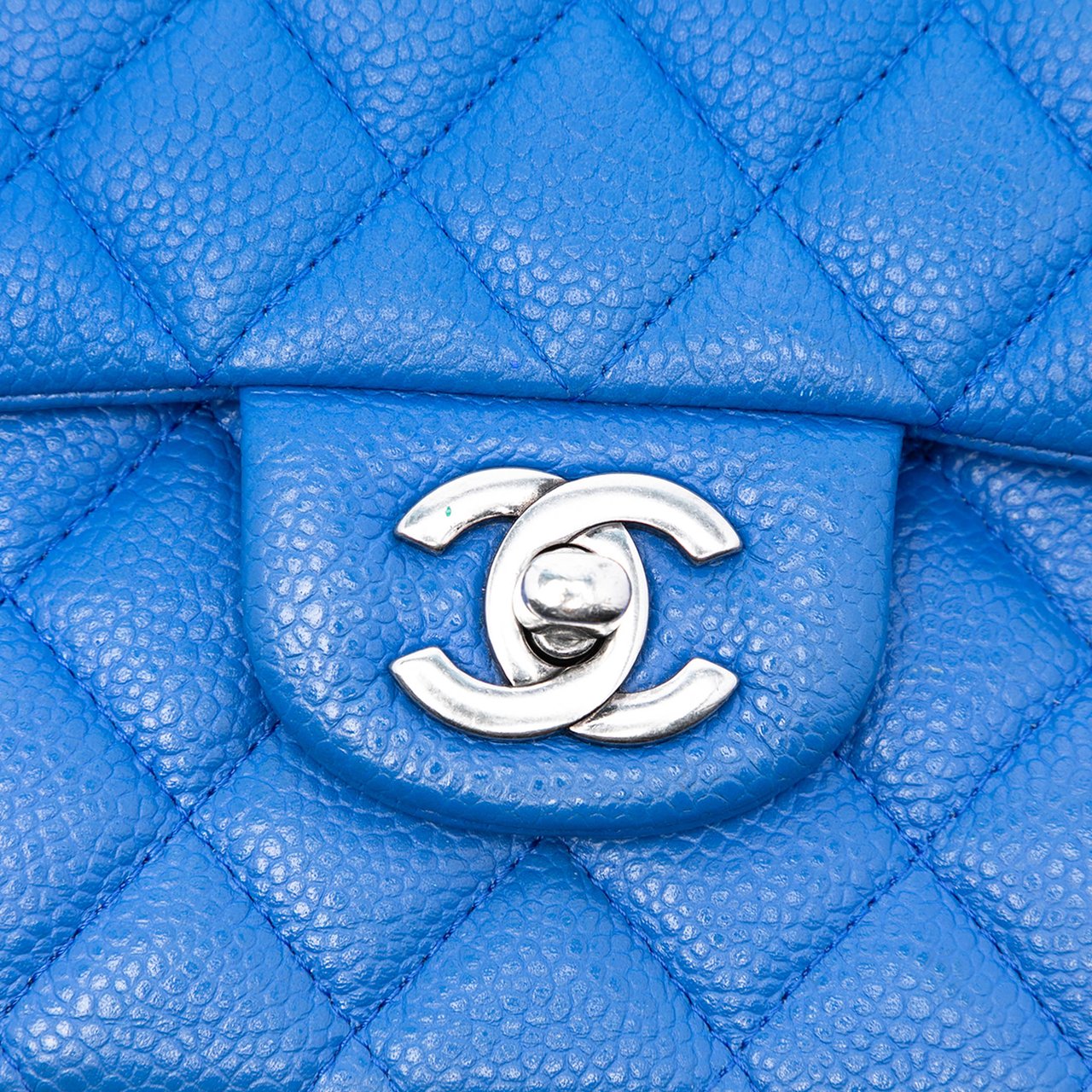 Chanel Medium Classic Caviar Double Flap Blauw