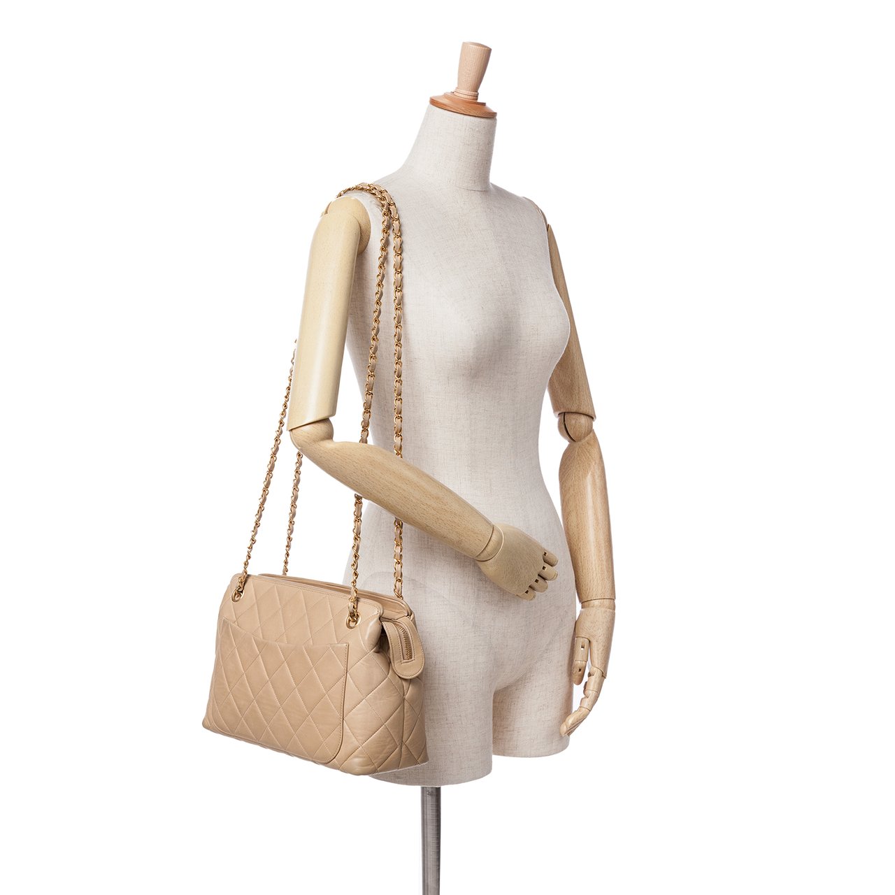Chanel Quilted Lambskin Sun Charm Chain Crossbody Bruin