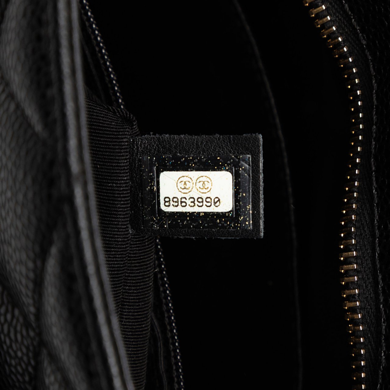 Chanel Caviar Medallion Tote Zwart