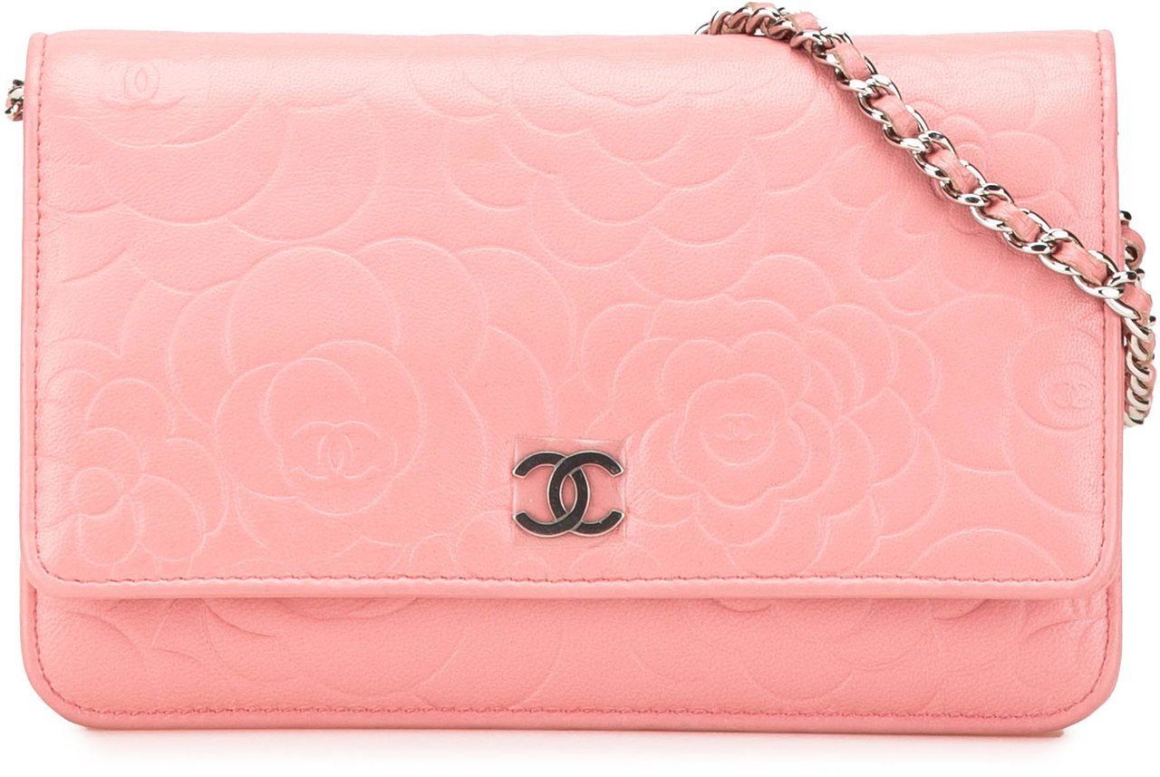 Chanel CC Embossed Lambskin Camellia Wallet On Chain Roze