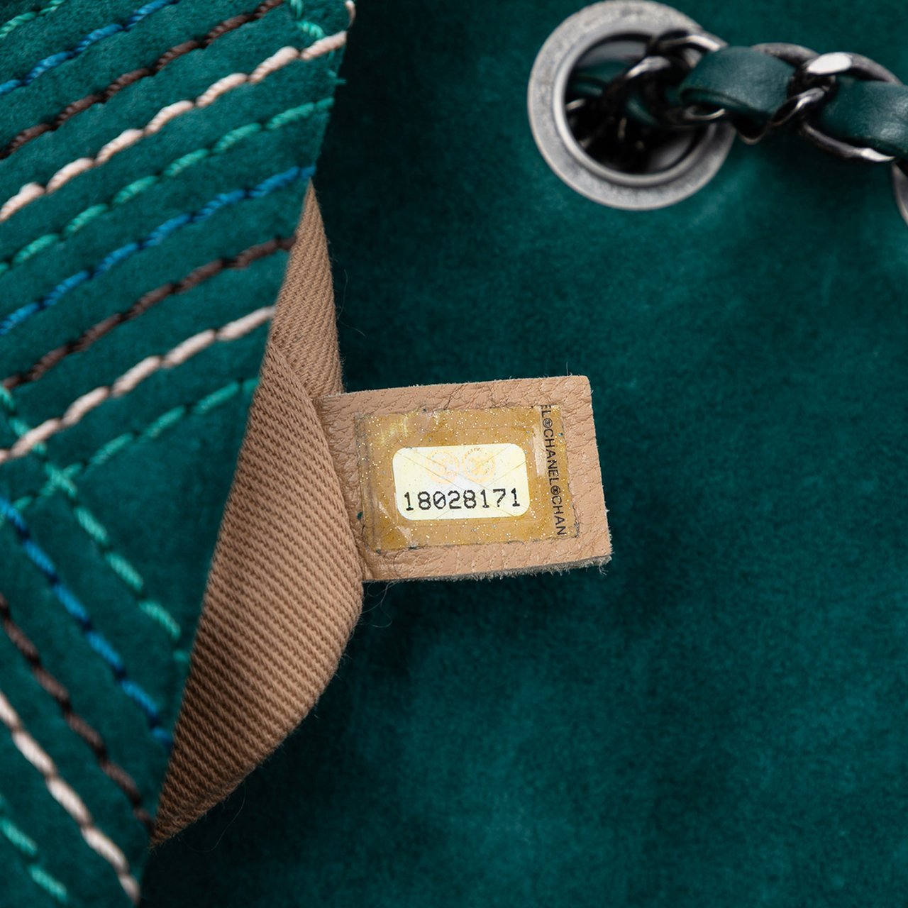 Chanel Paris Edinburgh Medium Stitched Suede Saltire Single Flap Groen