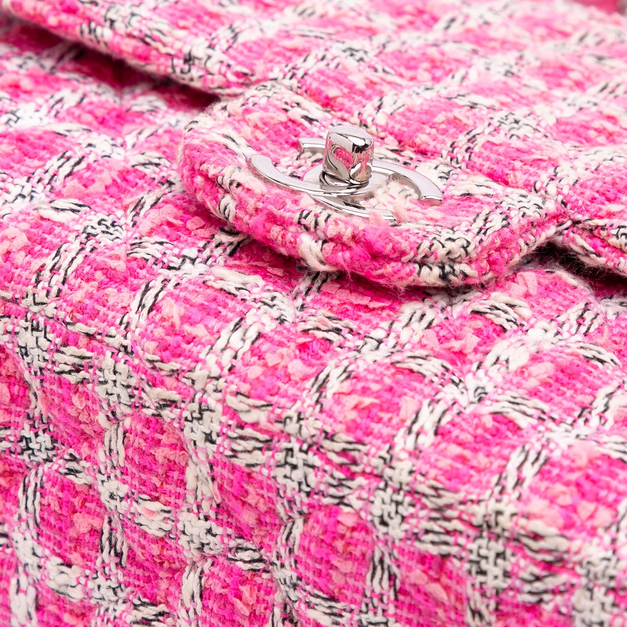 Chanel Jumbo Classic Tweed Double Flap Roze