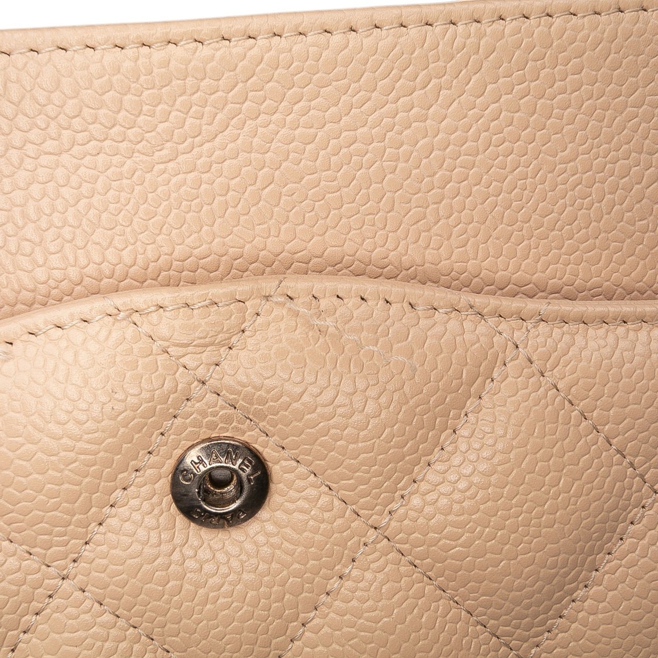 Chanel Jumbo Classic Caviar Double Flap Bruin