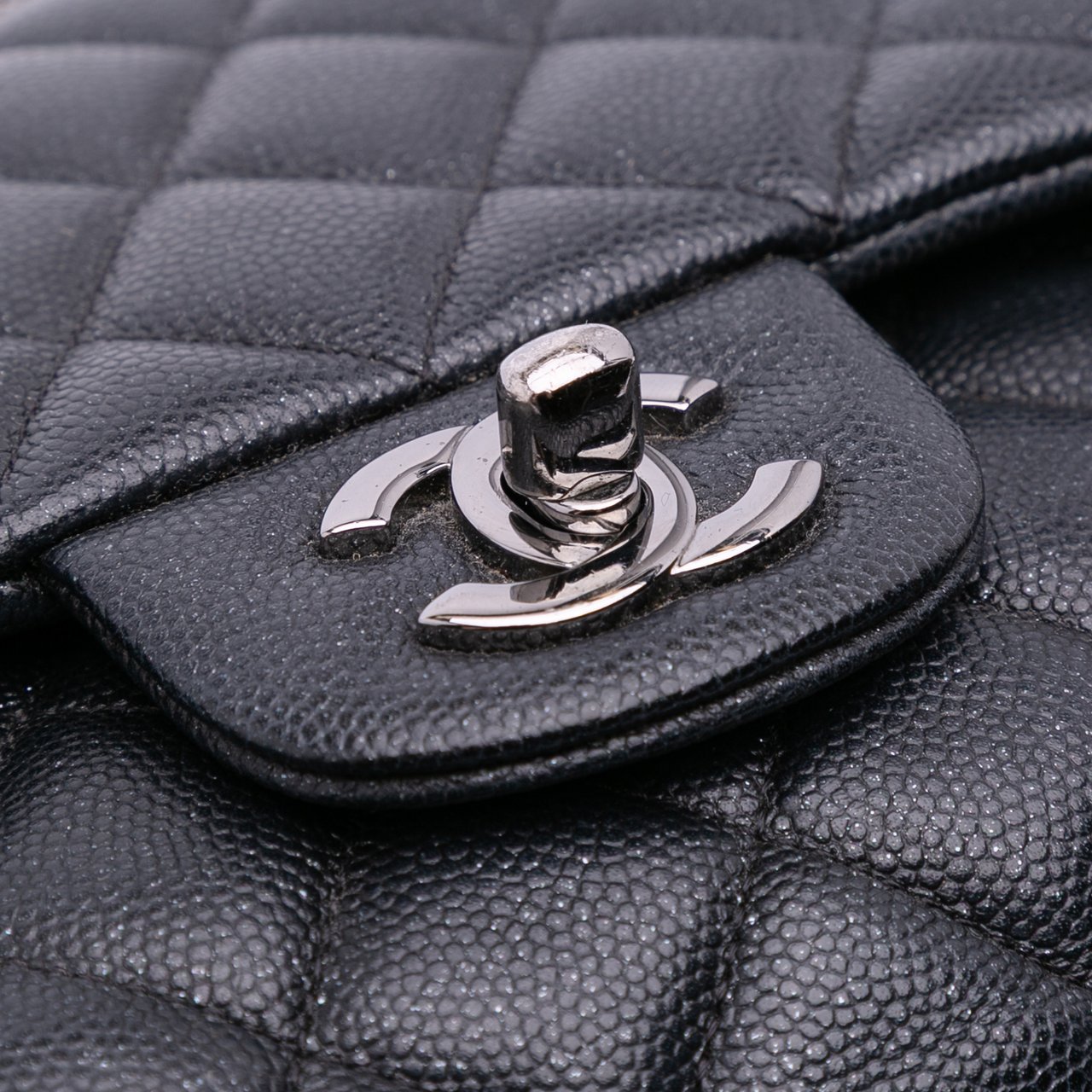 Chanel Medium Classic Caviar Double Flap Zwart