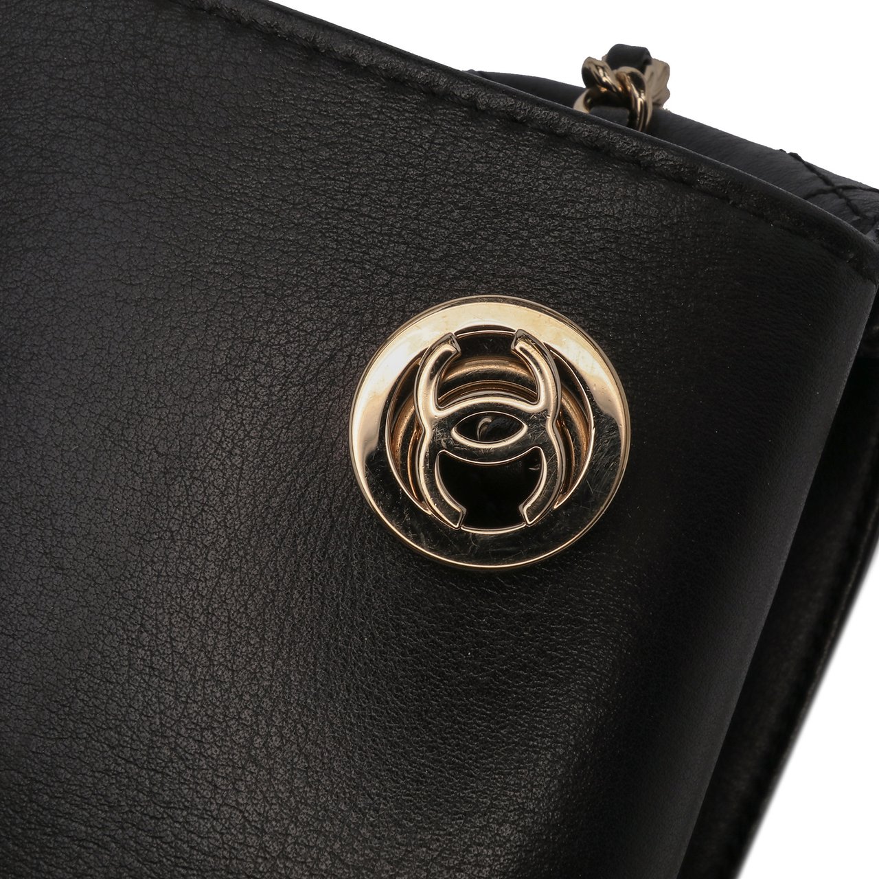 Chanel Small Stitched Calfskin Covered CC Flap Zwart