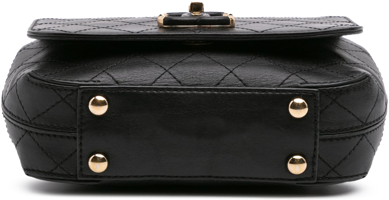 Chanel Small Stitched Calfskin Covered CC Flap Zwart