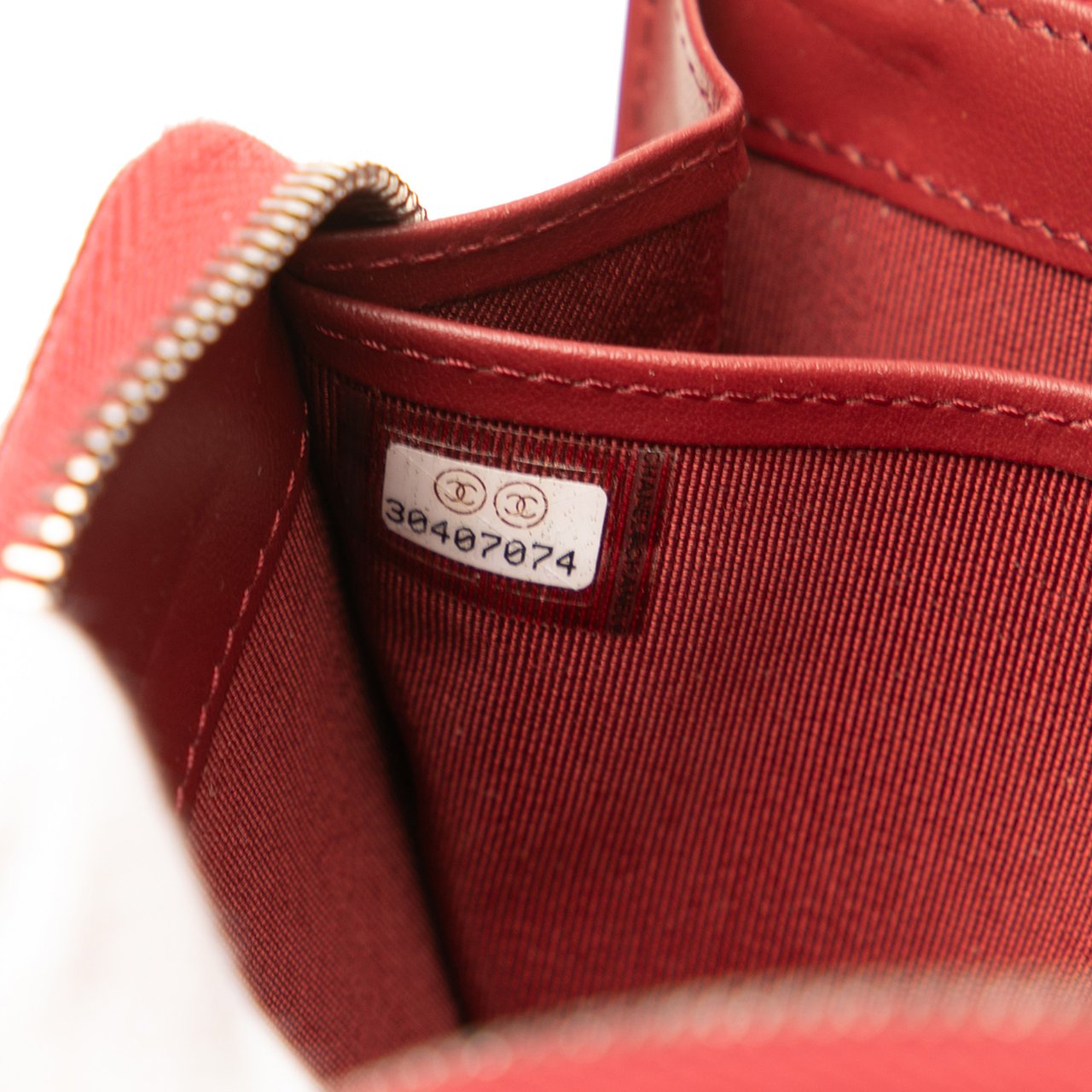 Chanel CC Quilted Caviar Zip Around Long Wallet Rood