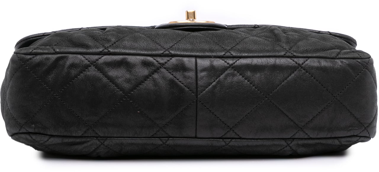 Chanel Quilted Calfskin Chic Quilt Flap Zwart