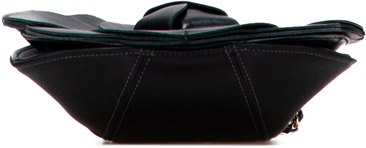 Chanel Lambskin and Satin Camellia Flower Evening Bag Zwart