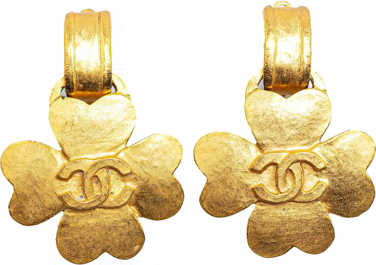 Chanel Gold Plated CC Clover Clip on Earrings Goud