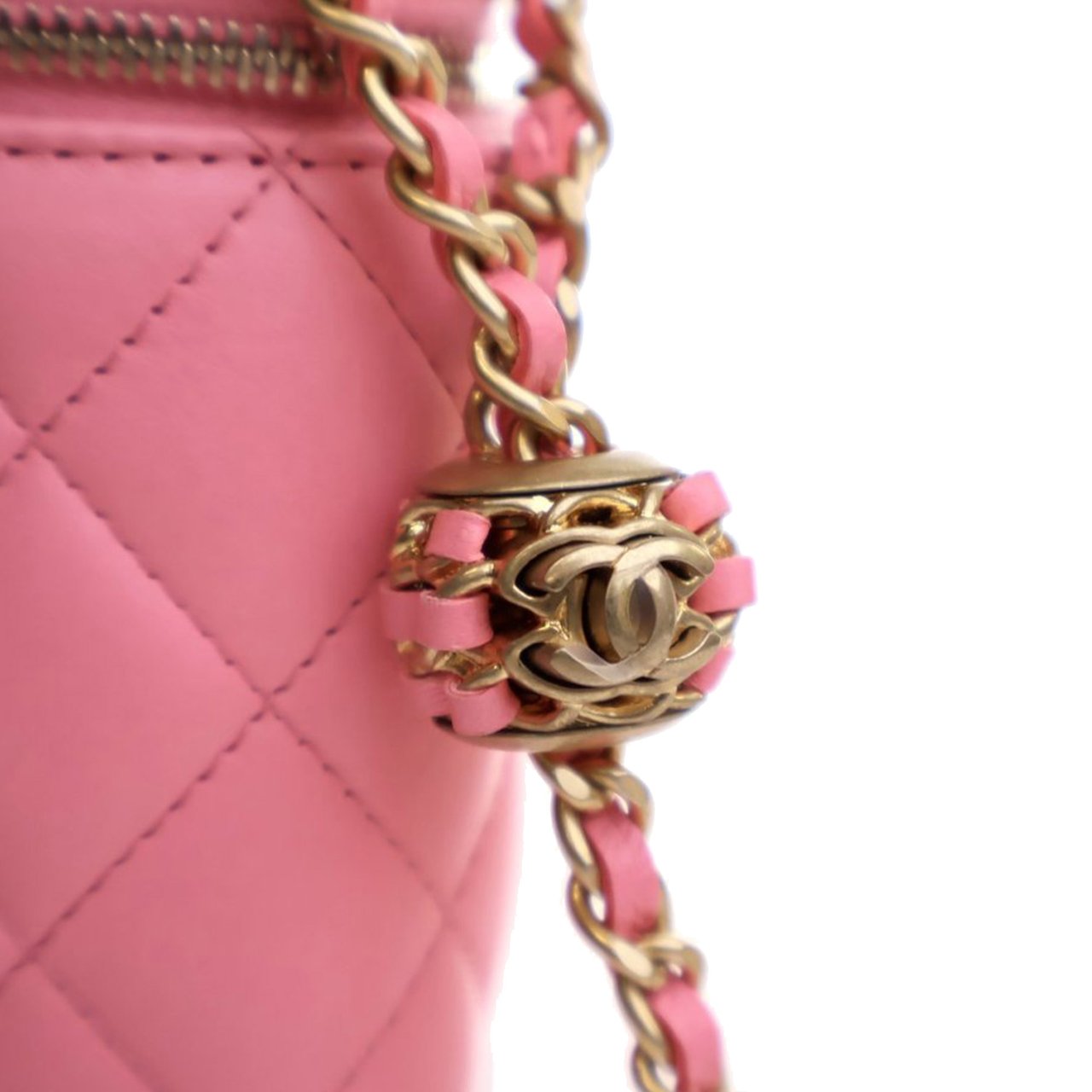 Chanel Small Quilted Lambskin Pearl Crush Vanity Case with Chain Roze