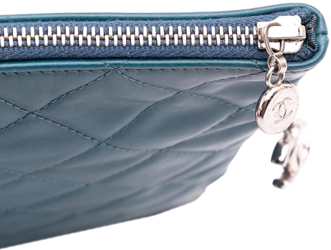 Chanel CC Quilted Lambskin Multi Zip Clutch Blauw