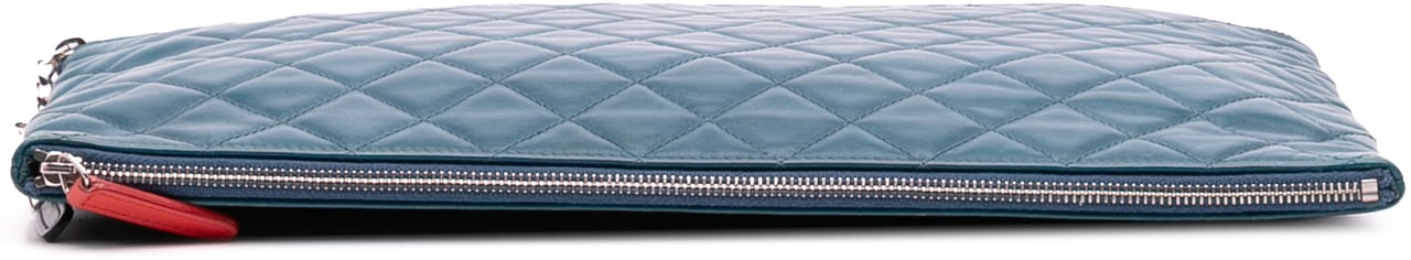 Chanel CC Quilted Lambskin Multi Zip Clutch Blauw