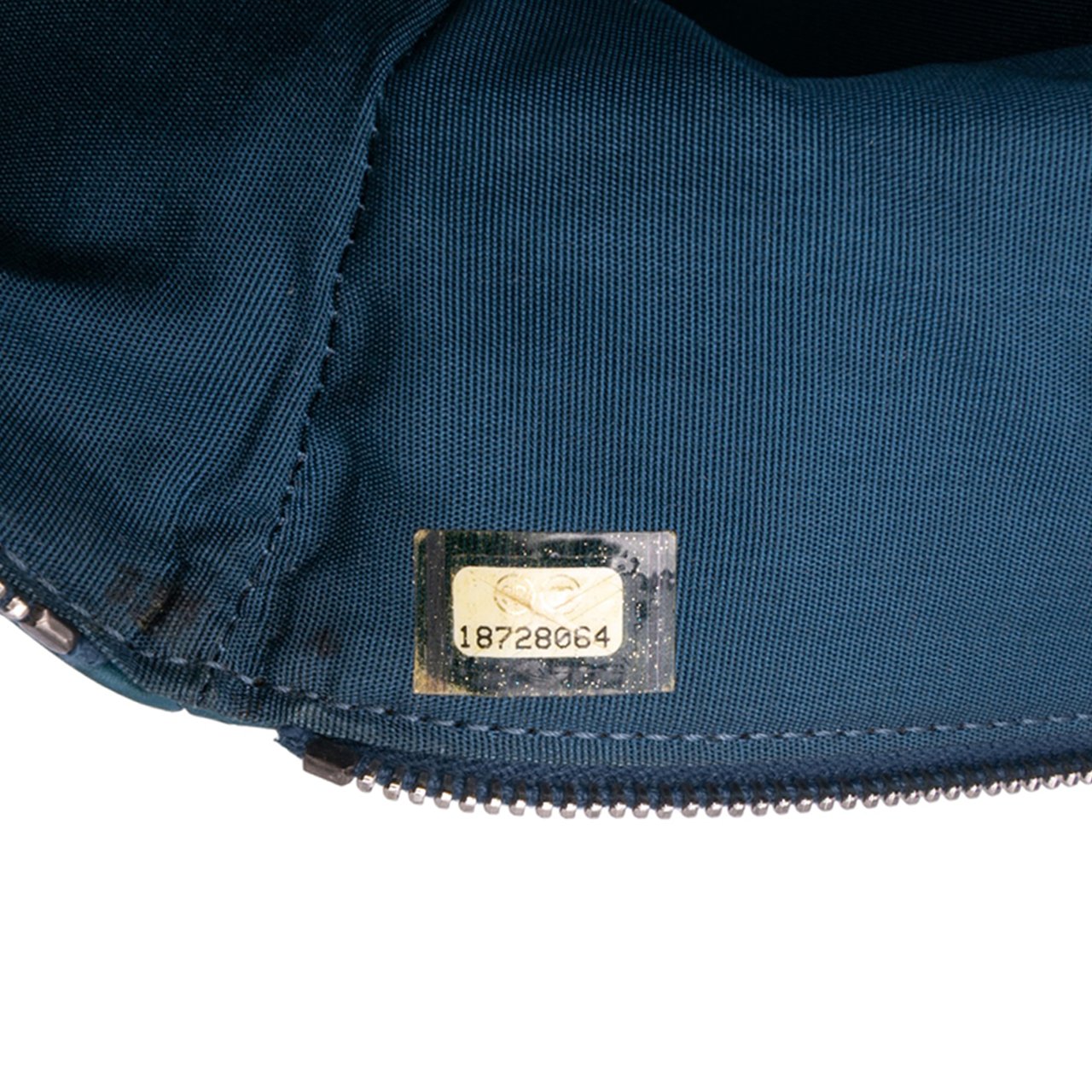 Chanel CC Quilted Lambskin Multi Zip Clutch Blauw