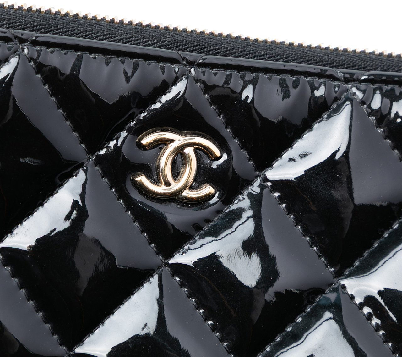 Chanel Large Quilted Patent O Case Clutch Zwart