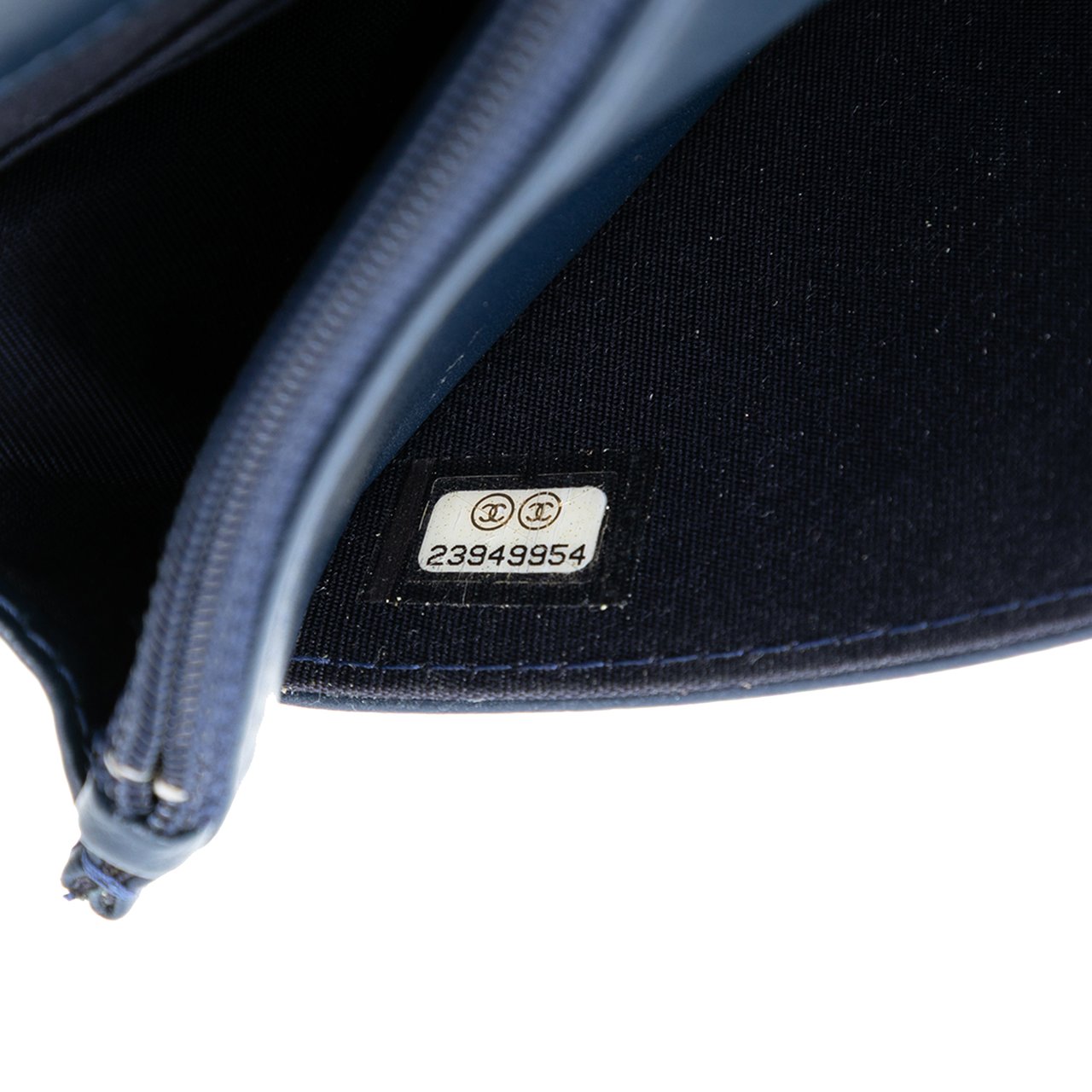 Chanel Quilted Lambskin Boy Wallet On Chain Blauw