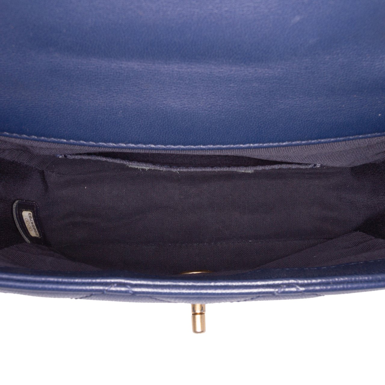 Chanel Mini Lambskin In The Loop Flap Blauw