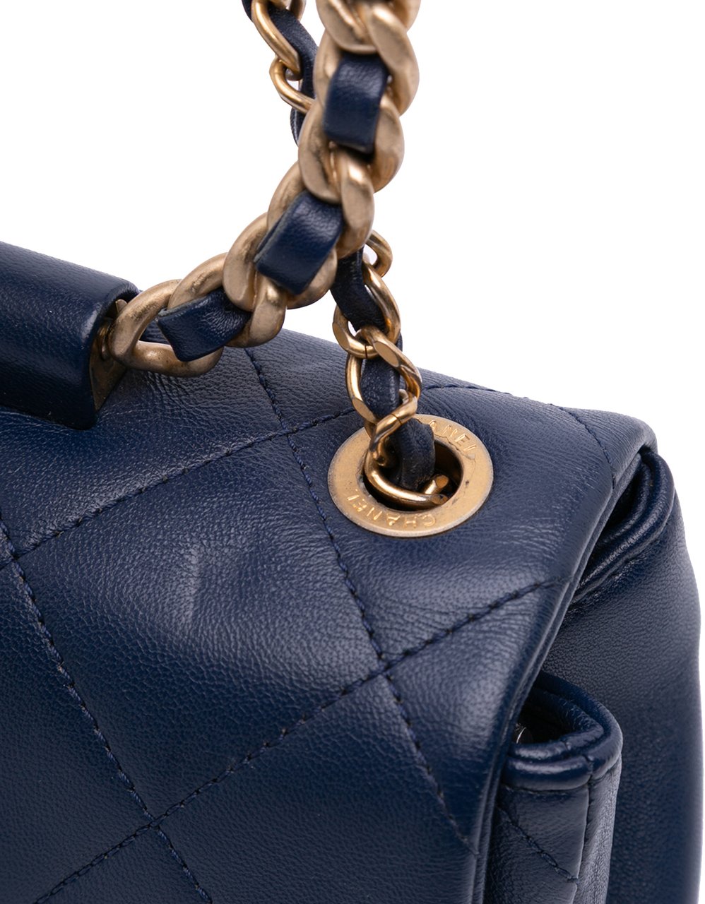 Chanel Mini Lambskin In The Loop Flap Blauw