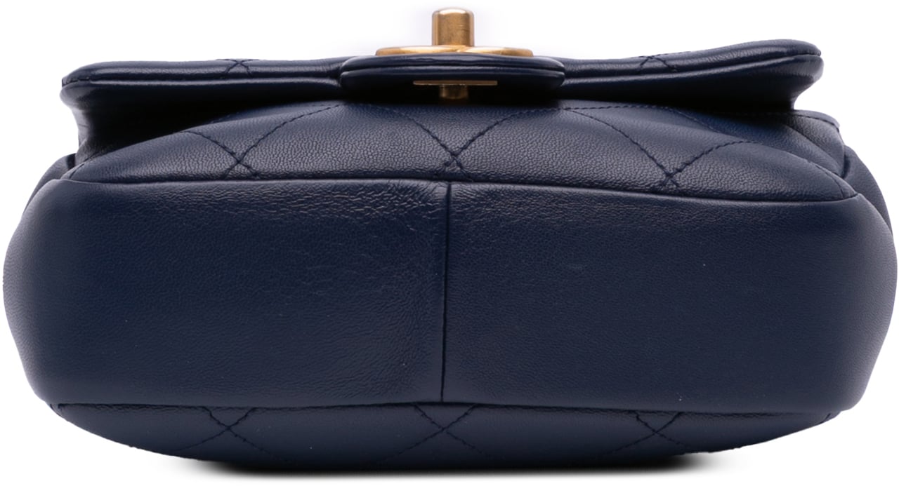 Chanel Mini Lambskin In The Loop Flap Blauw