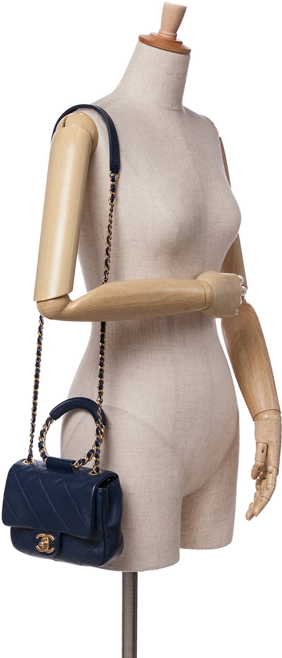 Chanel Mini Lambskin In The Loop Flap Blauw