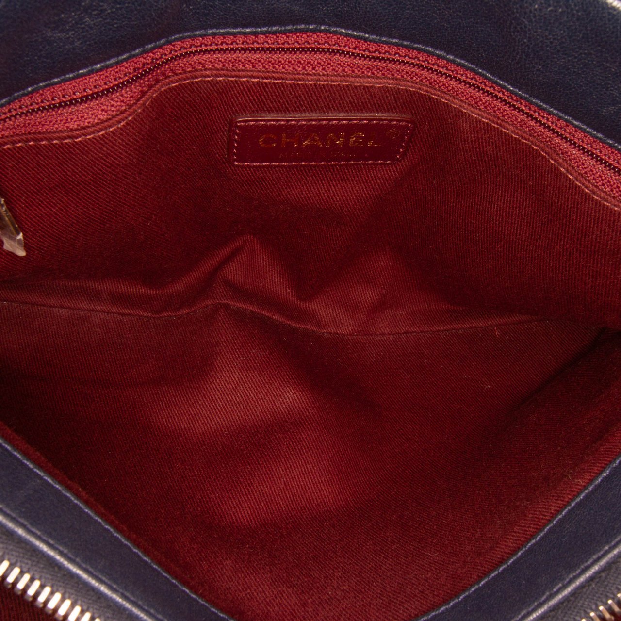 Chanel Paris Rome Large Sheepskin Trapezio Flap Blauw