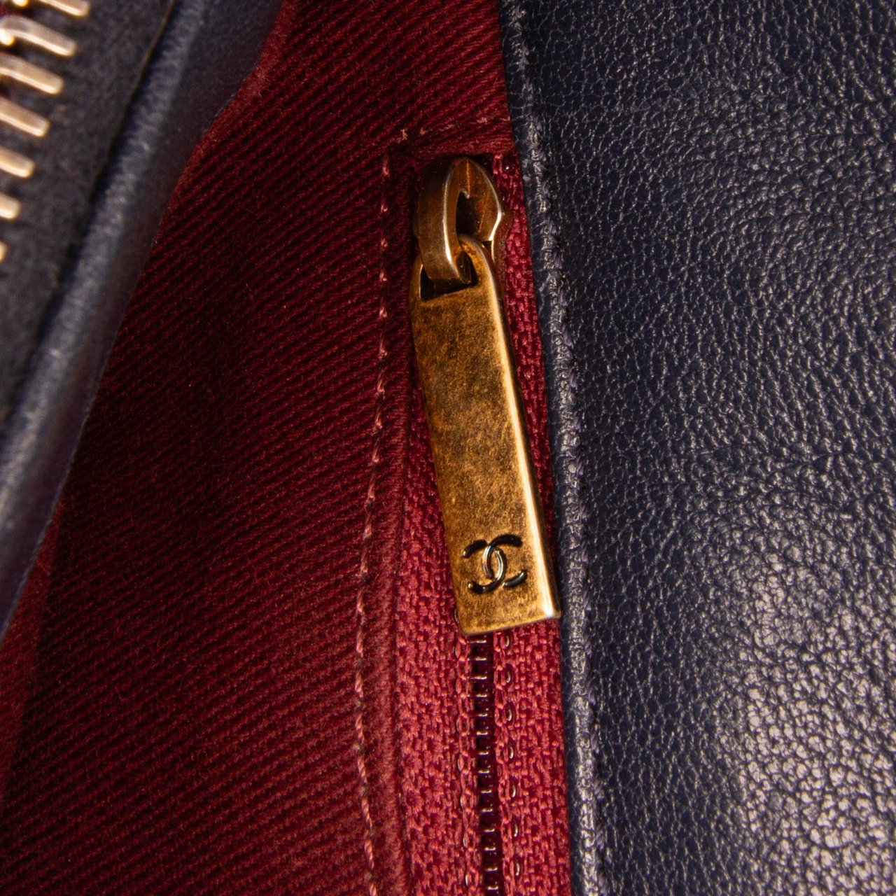 Chanel Paris Rome Large Sheepskin Trapezio Flap Blauw