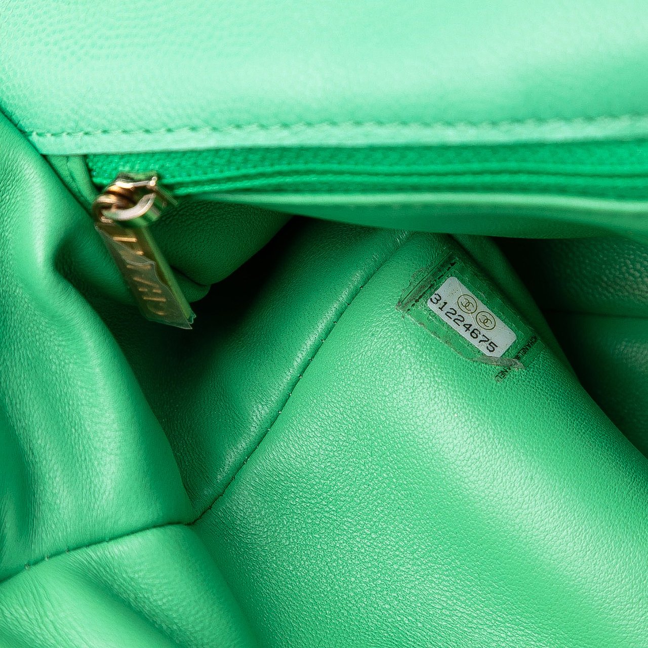 Chanel Medium Quilted Caviar Sweet Flap Groen