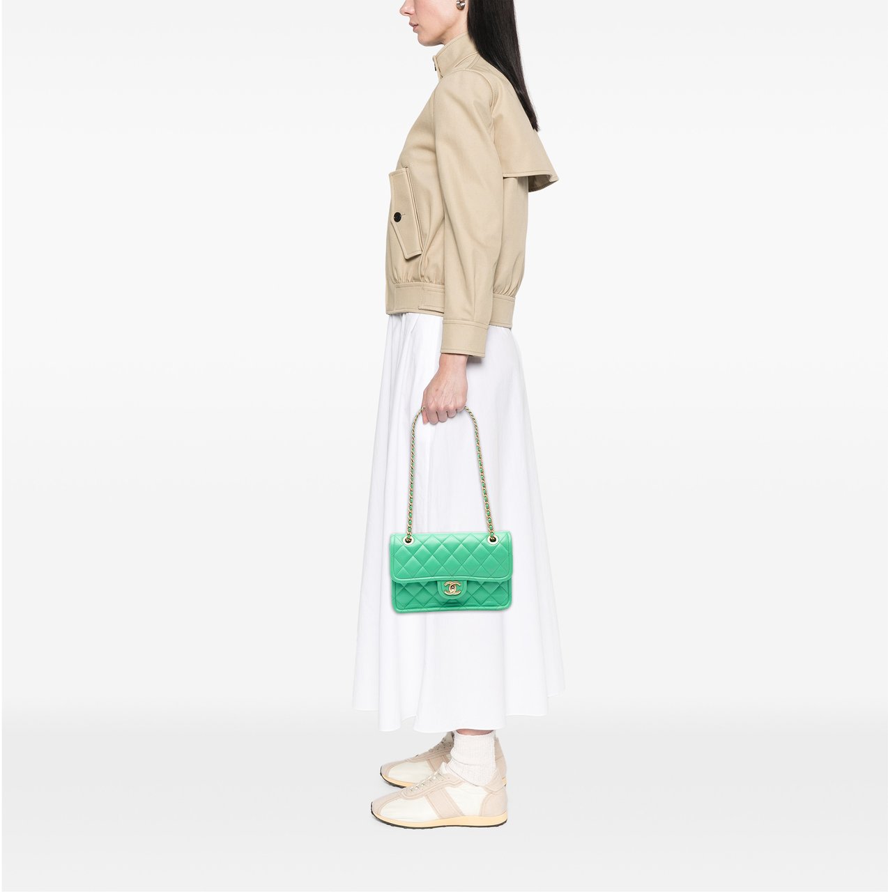 Chanel Medium Quilted Caviar Sweet Flap Groen
