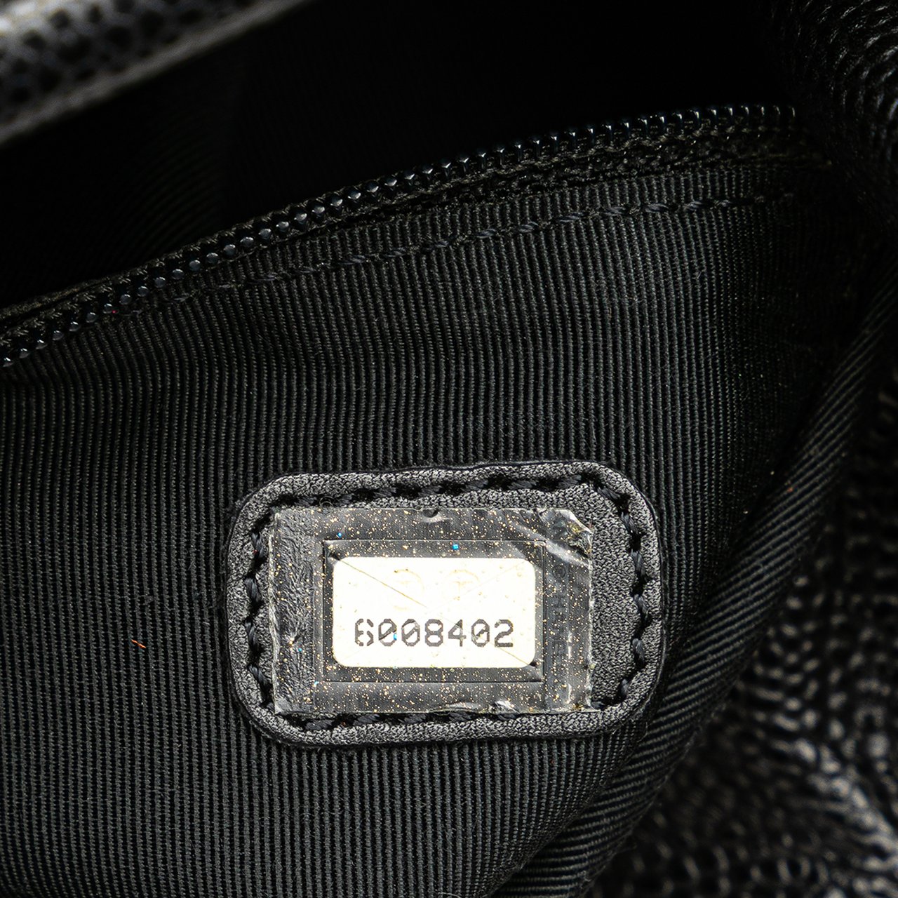 Chanel CC Caviar Wood Top Handle Tote Zwart