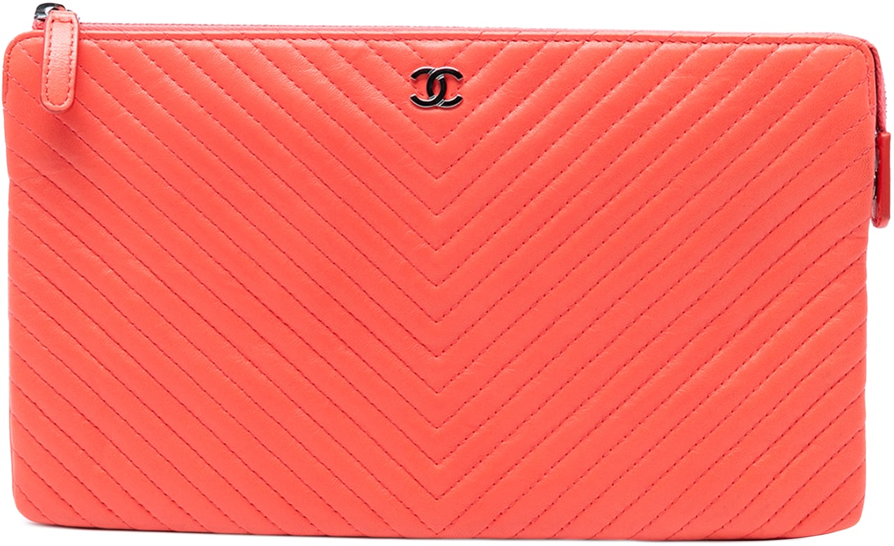 Chanel CC Chevron Calfskin Zip Clutch Oranje