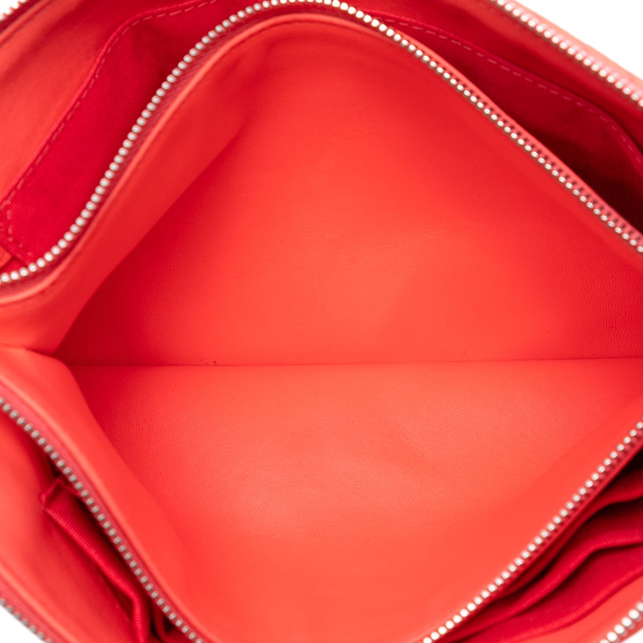 Chanel CC Chevron Calfskin Zip Clutch Oranje