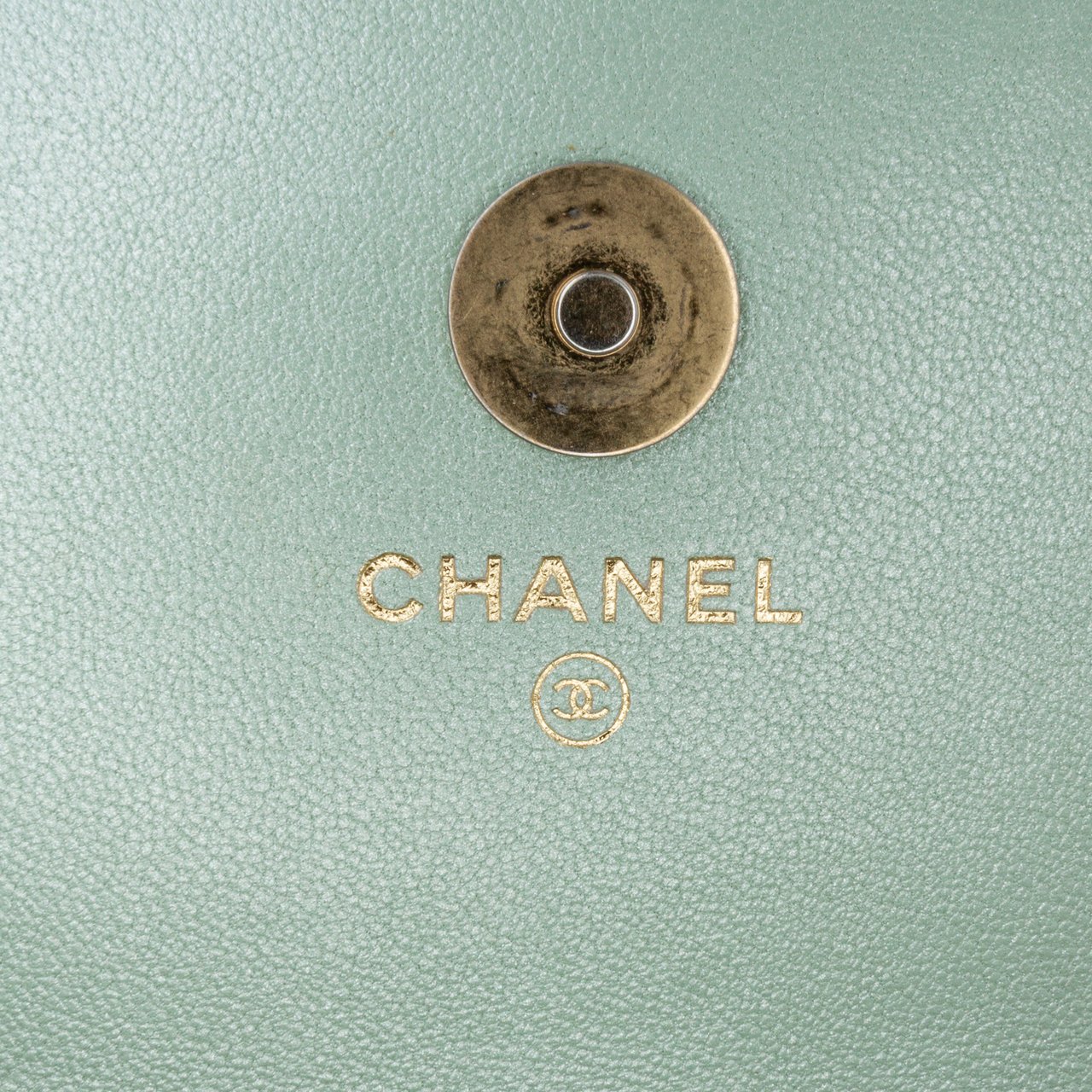 Chanel Quilted Lambskin 19 Wallet on Chain Groen