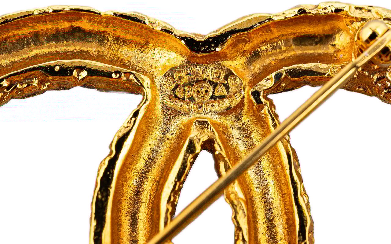 Chanel Gold Plated CC Fringe Brooch Goud