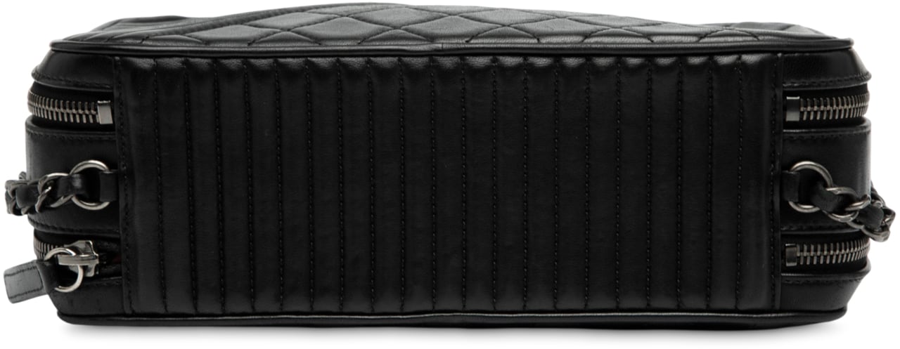 Chanel Medium Quilted Lambskin Coco Boy Camera Bag Zwart