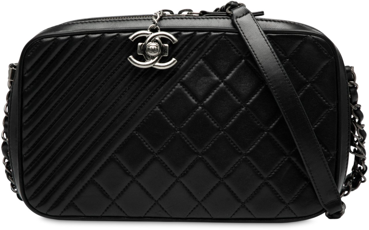 Chanel Medium Quilted Lambskin Coco Boy Camera Bag Zwart