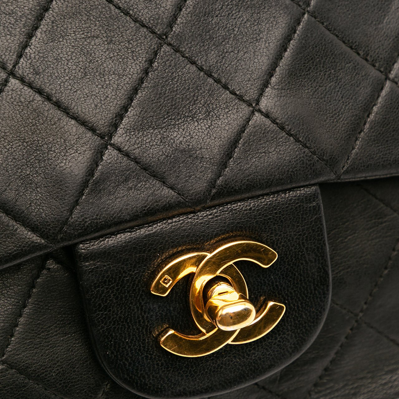 Chanel Medium Classic Lambskin Double Flap Zwart