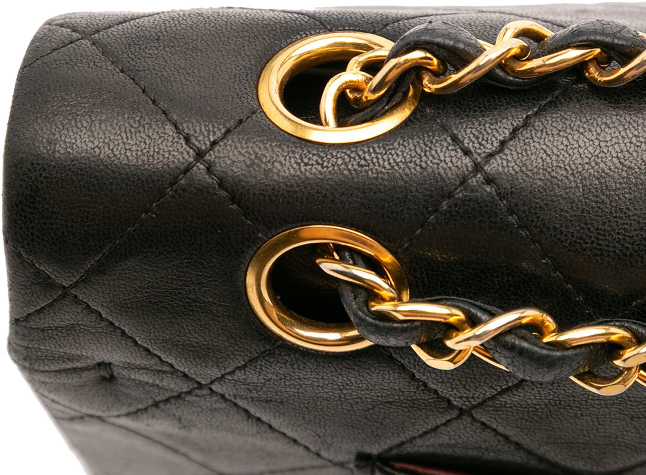 Chanel Medium Classic Lambskin Double Flap Zwart