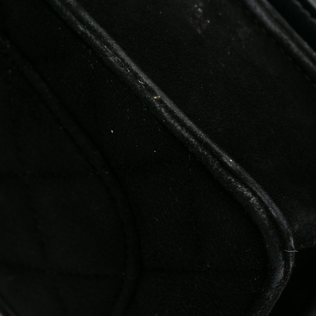 Chanel Quilted Suede Cocostellar Wallet on Chain Zwart