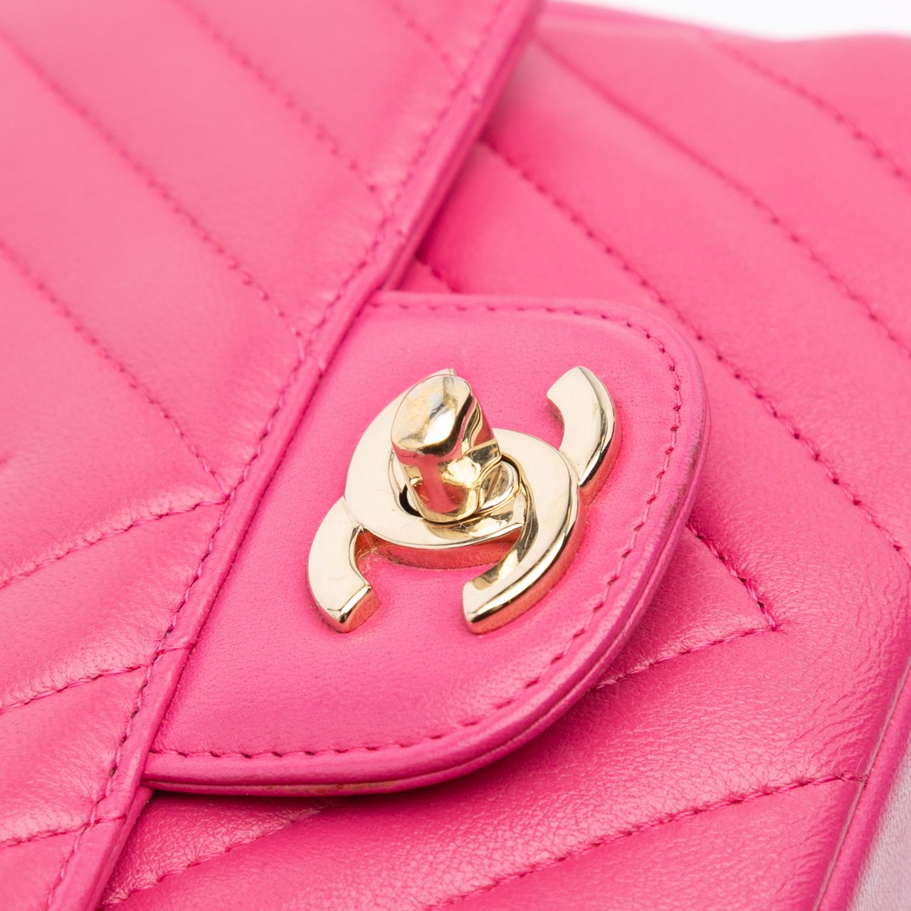 Chanel Mini Square Classic Chevron Lambskin Single Flap Roze