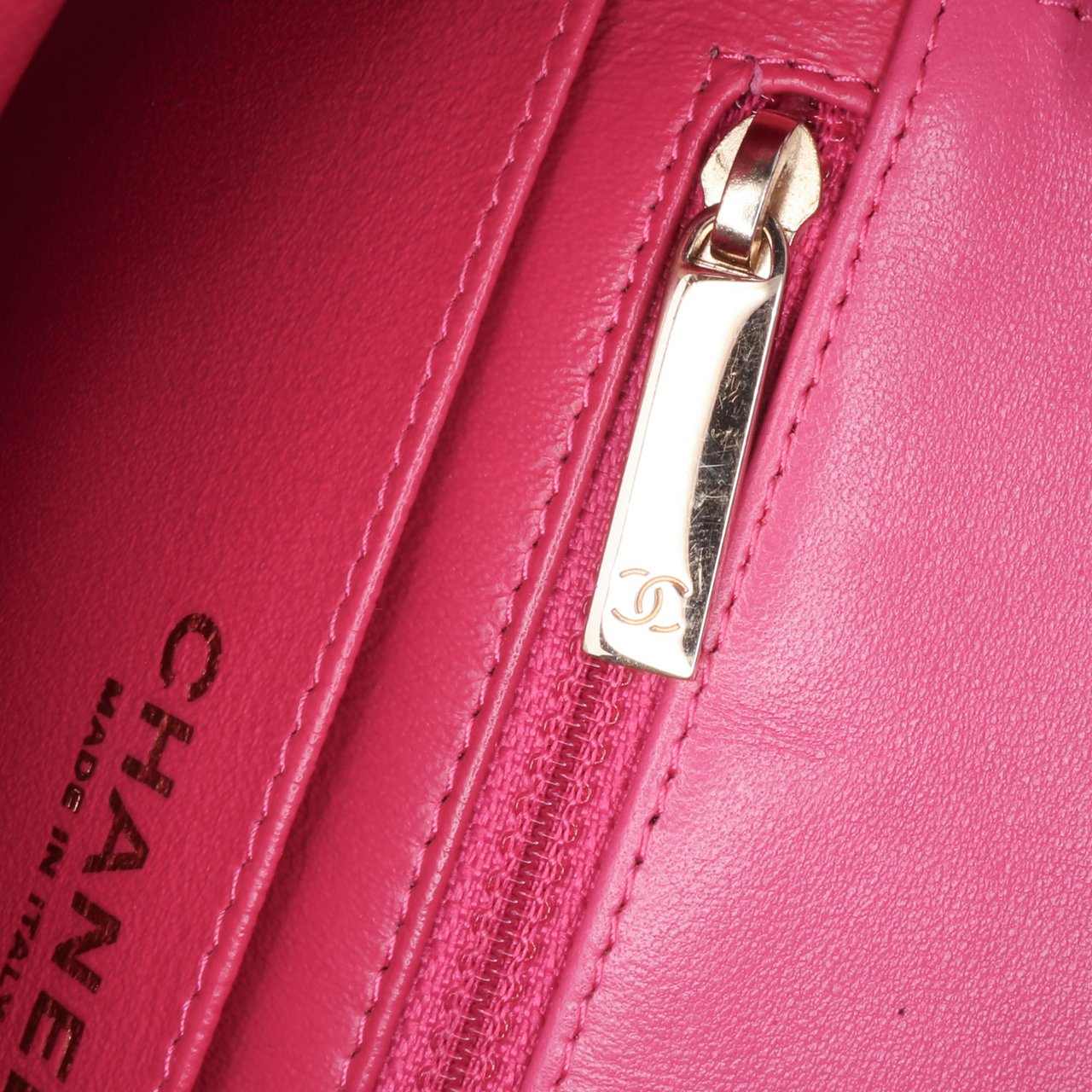 Chanel Mini Square Classic Chevron Lambskin Single Flap Roze