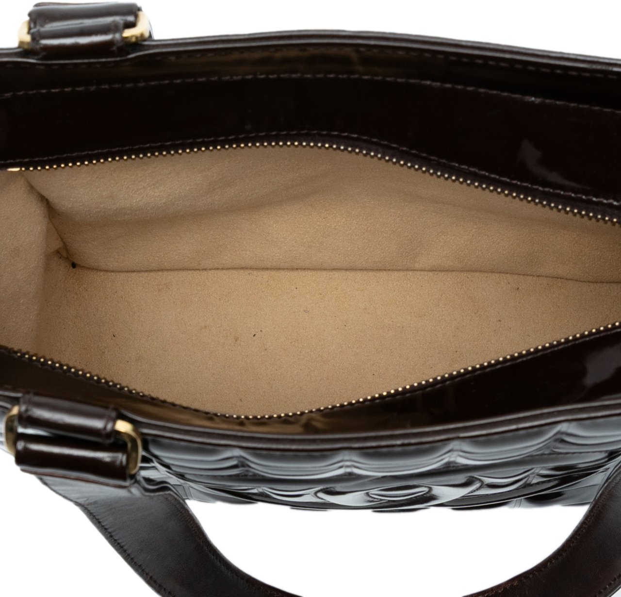 Chanel CC Chocolate Bar Patent Shoulder Bag Bruin