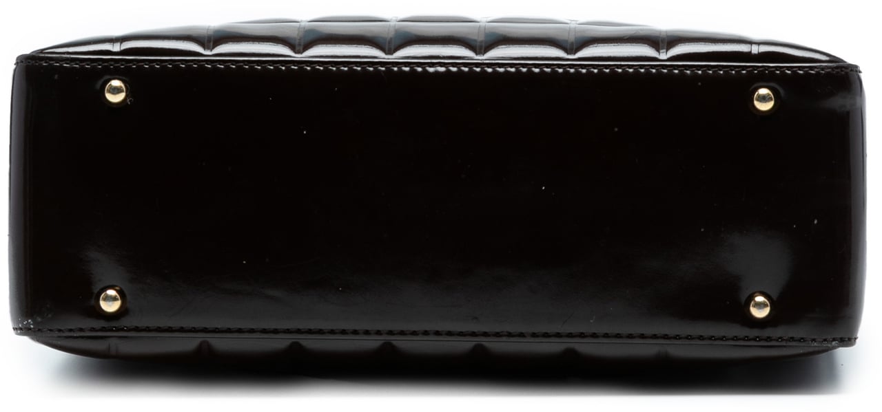 Chanel CC Chocolate Bar Patent Shoulder Bag Bruin