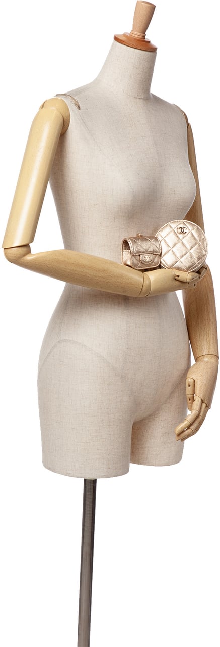 Chanel Metallic Quilted Lambskin Round Clip On Coin Purse Airpods Case Goud