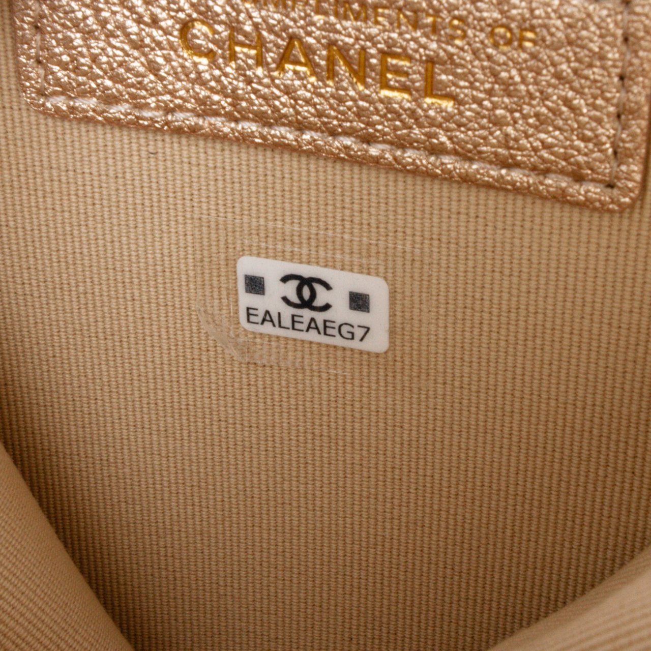 Chanel Metallic Quilted Lambskin Round Clip On Coin Purse Airpods Case Goud