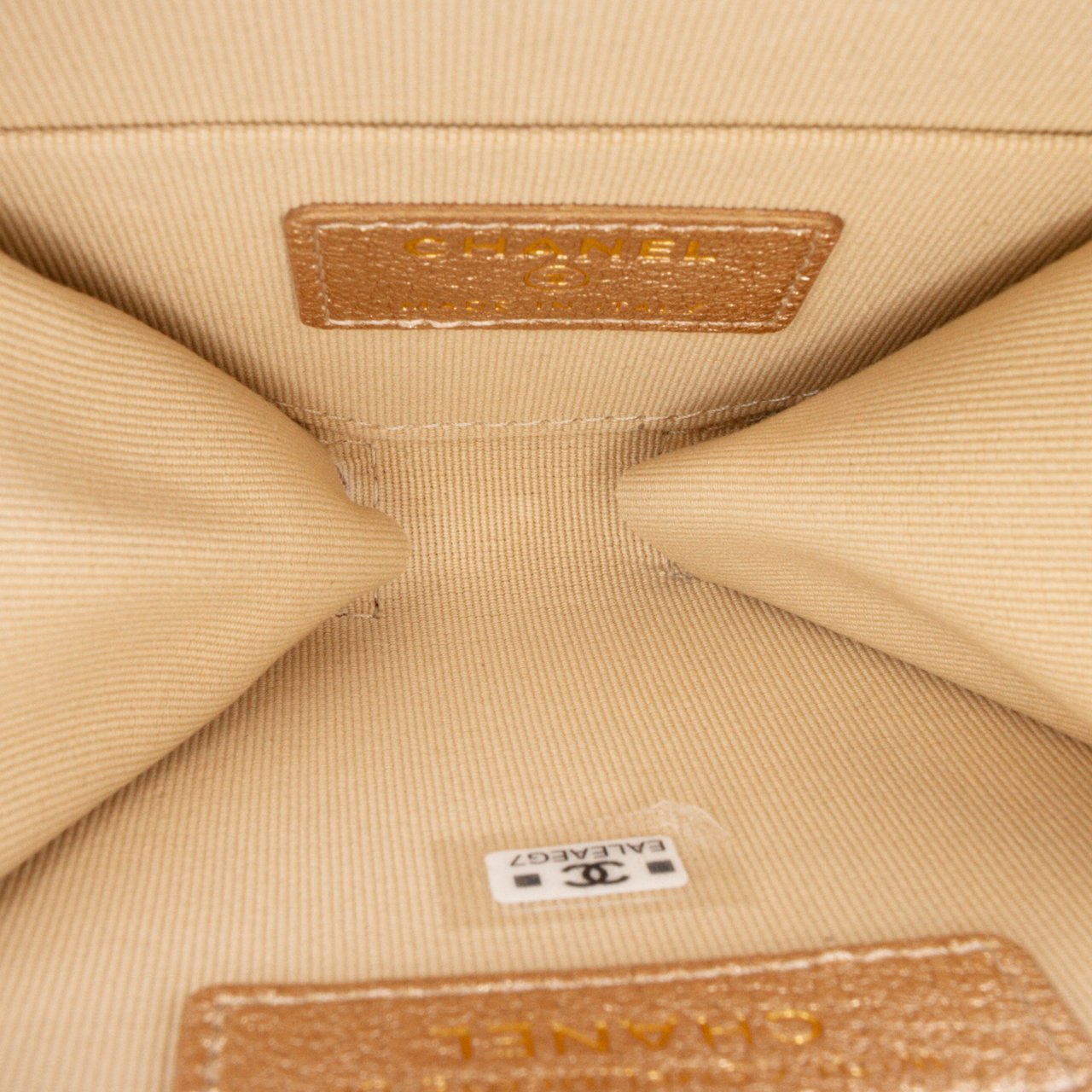 Chanel Metallic Quilted Lambskin Round Clip On Coin Purse Airpods Case Goud