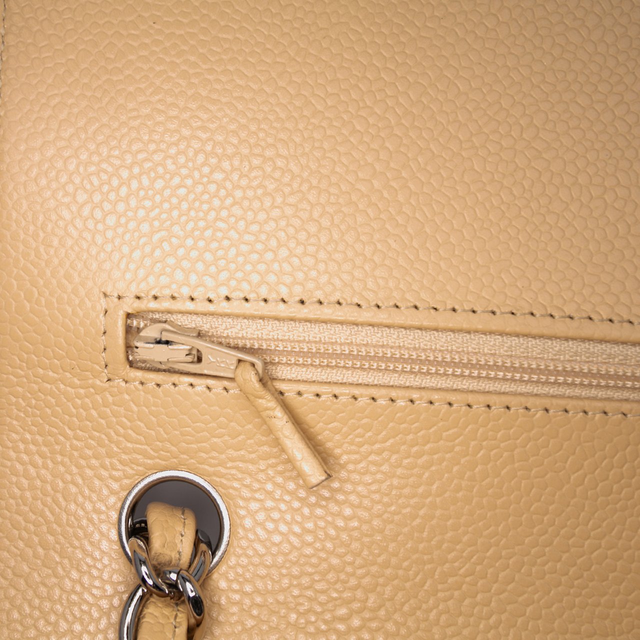 Chanel Jumbo Classic Caviar Double Flap Bruin