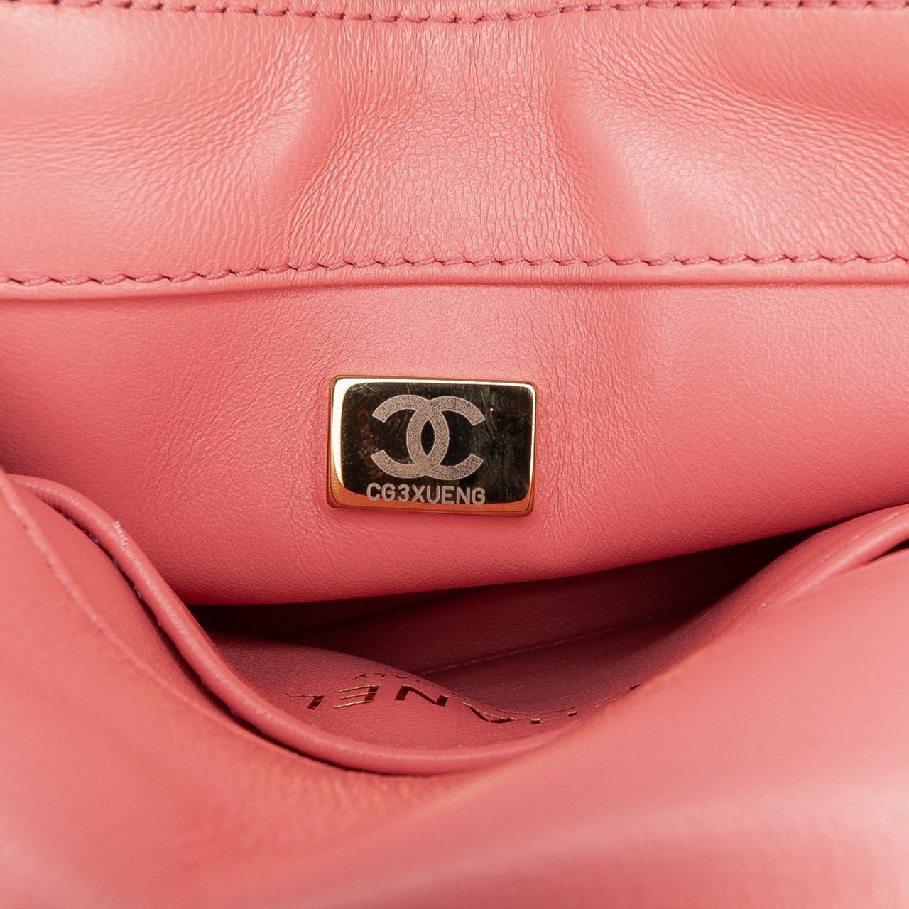 Chanel Mini Lambskin Pending CC Flap Roze